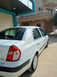 voitures-renault-clio-classique-2005-azzaba-skikda-algerie