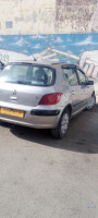 moyenne-berline-peugeot-307-2002-2l-bouandas-setif-algerie