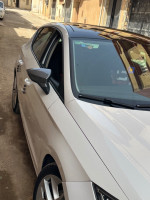 moyenne-berline-seat-leon-2016-fr15-ain-el-turck-oran-algerie