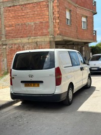 voitures-hyundai-h1-2011-vitre-6-places-jijel-algerie