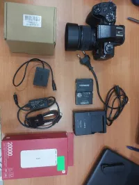 Lumix g81 + 25mm f1.7 + dummy battery 