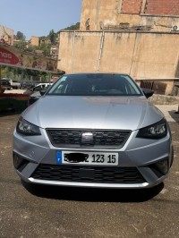 سيارات-seat-ibiza-2023-style-تيزي-وزو-الجزائر