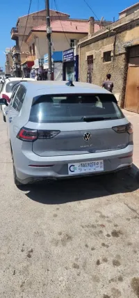 Volkswagen Golf 8 2025 R300
