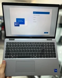 Dell Latitude 5550 - Intel Core i7 1365U - 32GB RAM - 512GB SSD - Intel Iris Xe Graphics