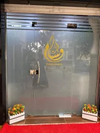 تركيب الواجهات الزجاجية لمحلات التجارية