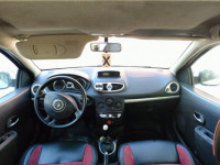 voitures-renault-clio-3-2011-authentique-layoune-tissemsilt-algerie