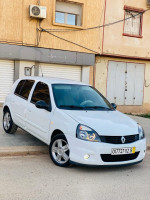 voitures-renault-clio-campus-2012-bye-remchi-tlemcen-algerie