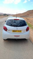 voitures-peugeot-208-2015-allure-biskra-algerie