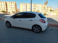 voitures-peugeot-208-2015-allure-ksar-el-hirane-laghouat-algerie