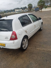 voitures-renault-clio-campus-2011-el-milia-jijel-algerie