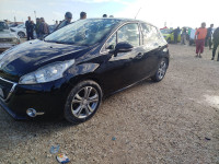 voitures-peugeot-208-2013-active-guelma-algerie