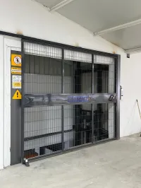 Installation et fabrication sur mesure Monte-charge hydraulique 2500 kg  Cabine 3000 x 1700 mm