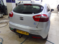 voitures-kia-rio-5-portes-2013-medea-algerie