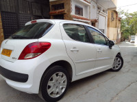 voitures-peugeot-207-plus-2013-medea-algerie