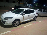 voitures-renault-megane-3-coupe-2011-el-kharrouba-boumerdes-algerie