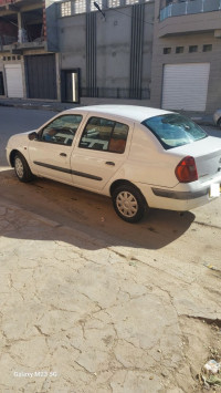 voitures-renault-clio-classique-2002-barika-batna-algerie