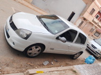 voitures-renault-clio-campus-2012-bye-mascara-algerie