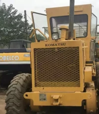 Komatsu Niveleuse komatsu 2011