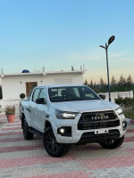 voitures-toyota-hilux-2024-hussein-dey-alger-algerie