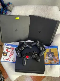 PlayStation 4 slim 