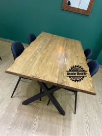 Table en bois rouge massif 