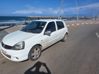 voitures-renault-clio-campus-2013-bye-mostaganem-algerie