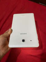 tablets-samsung-tab-e-algerie