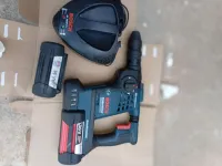 Marteau perforateur bosch et makita
