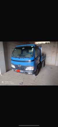 camion-hino-2011-alger-centre-algerie