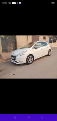 voitures-peugeot-208-2013-allure-chlef-algerie