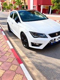 سيارات-seat-leon-2015-linea-r-مستغانم-الجزائر