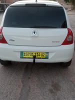 voitures-renault-clio-campus-2014-bouzeghaia-chlef-algerie