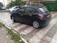 voitures-peugeot-208-2012-access-ferdjioua-mila-algerie