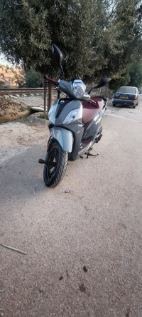 motos-et-scooters-sym-st-2024-khemis-miliana-ain-defla-algerie