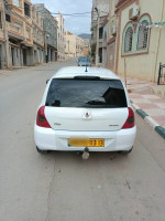 voitures-renault-clio-campus-2013-bye-tlemcen-algerie