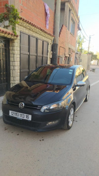 voitures-volkswagen-polo-2013-black-et-silver-bordj-el-bahri-alger-algerie