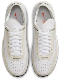 chaussures Nike waffle blanche 