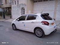 voitures-peugeot-208-2015-allure-facelift-el-khroub-constantine-algerie