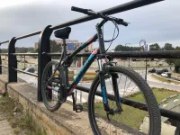 Velo VTT Between rock rider (taille 26 )+accessoires 