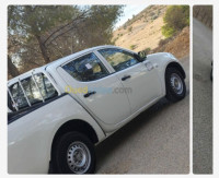 utilitaire-mitsubishi-l200-2014-el-ghedir-hadaik-skikda-algerie