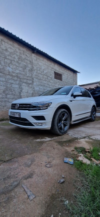 voitures-volkswagen-tiguan-2017-carat-ouled-chebel-alger-algerie