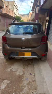 voitures-dacia-sandero-2017-stepway-chlef-algerie