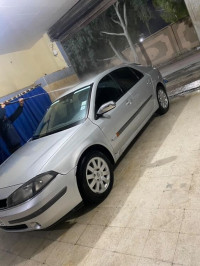 voitures-renault-laguna-2-2001-lagouna-msila-algerie