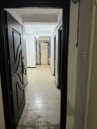 appartement-location-f4-oran-bir-el-djir-algerie