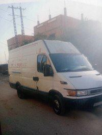 fourgon-iveco-35c11-2002-hassi-ben-okba-oran-algerie