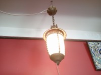 antiquites-collections-petite-lanterne-en-fer-forge-a-1-lumiere-lustre-suspension-1960s-staoueli-alger-algerie