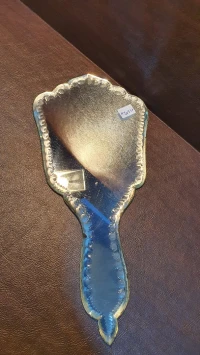 Ravissant ancien miroir à  main vénitien forme face à main joliment biseauté , des années 1900