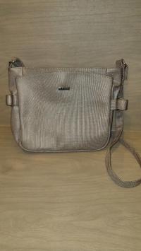 Sac bandoulière Mango, couleur Taupe doré, élégant et pratique, neuf, Ultra Tendance thumbnail 3