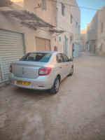 voitures-renault-symbol-2017-ghardaia-algerie