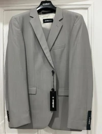 COSTUME marqué  STRELLSON 